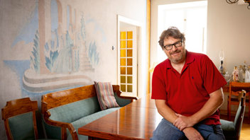 Paul Nouro är boende och styrelseordförande i ett bostadsbolag i Finland. Foto: Tommi Tuomi