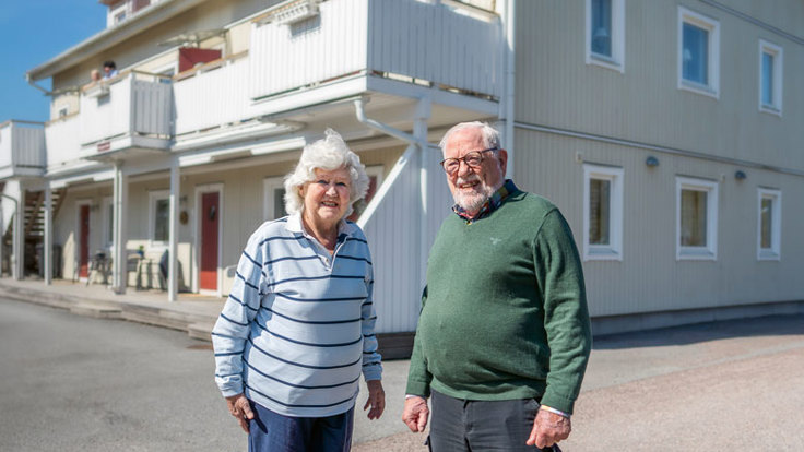 Ordförande i Brf Utsikten i Öregrund Sivert Westlund och en av medlemmarna Lena Cederschiöld. Foto: Magnus Glans
