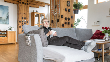 Bild Alice Öström som bor i Brf Lagerhuset i Eslöv. Foto: Aija Svensson