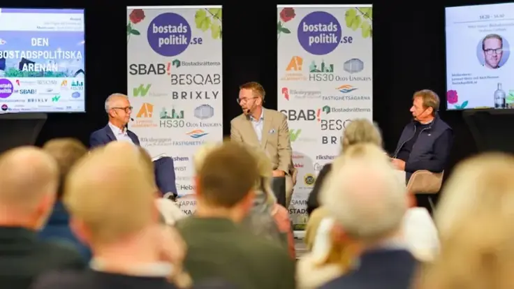 Intervju med bostadsminister Andreas Carlsson under Almedalsveckan 2025.